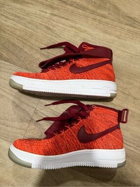 Nike Air Force 1 flynit size 7